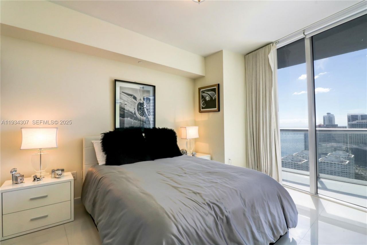 495 Brickell Ave, Unit 4011, Miami, FL 33131 Photo