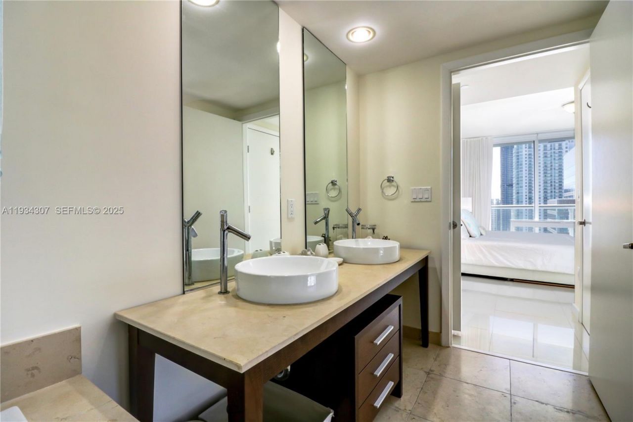 495 Brickell Ave, Unit 4011, Miami, FL 33131 Photo