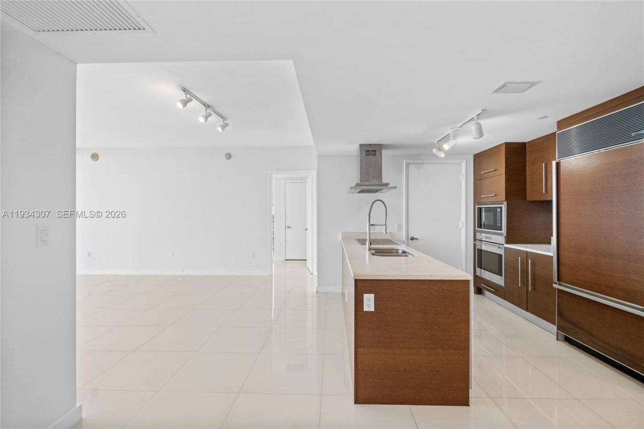 495 Brickell Ave, Unit 4011, Miami, FL 33131 Photo