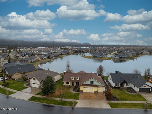14071 N PRISTINE CIR, Rathdrum, ID 83858