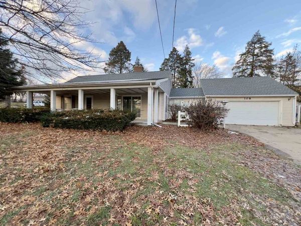 108 E 37th Street, Davenport, IA 52806