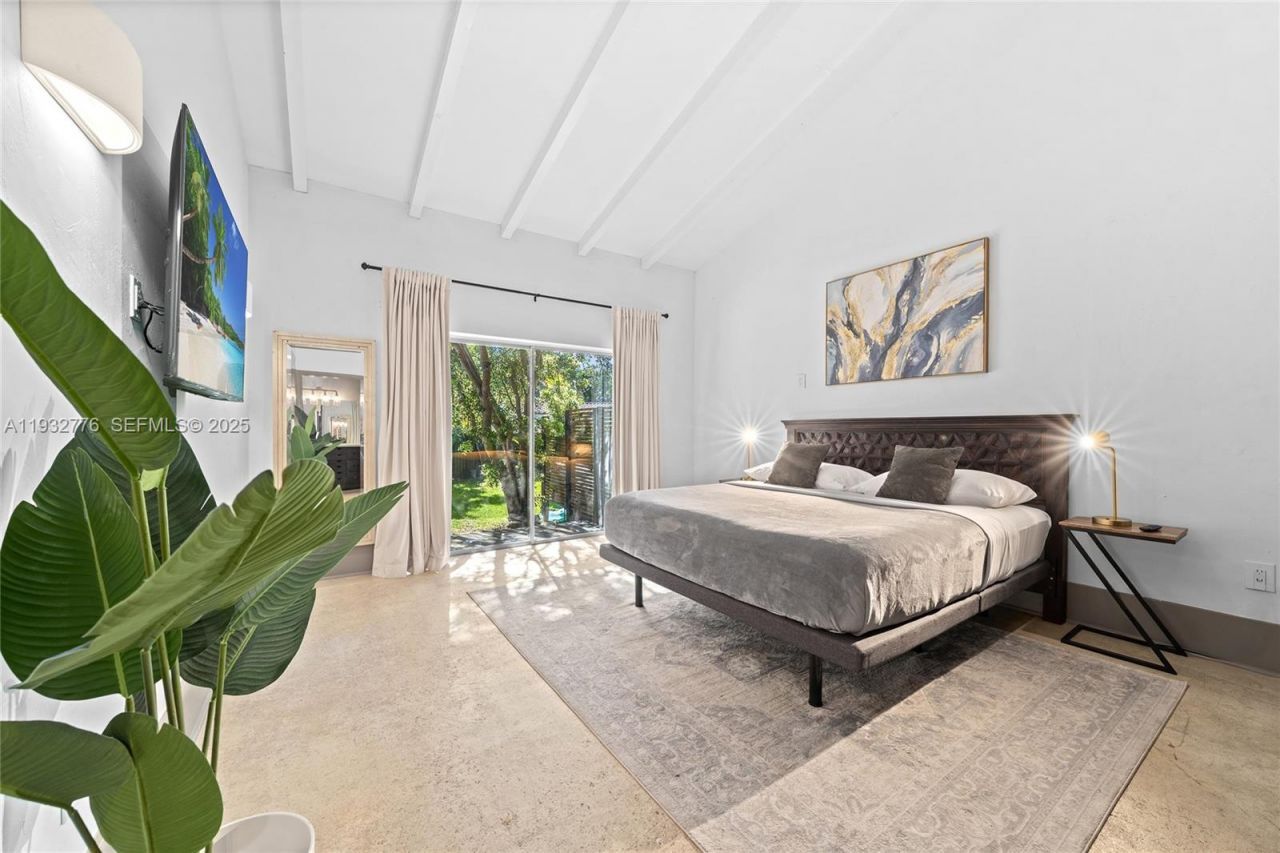 14400 NE 4th Ave, Miami, FL 33161 Photo