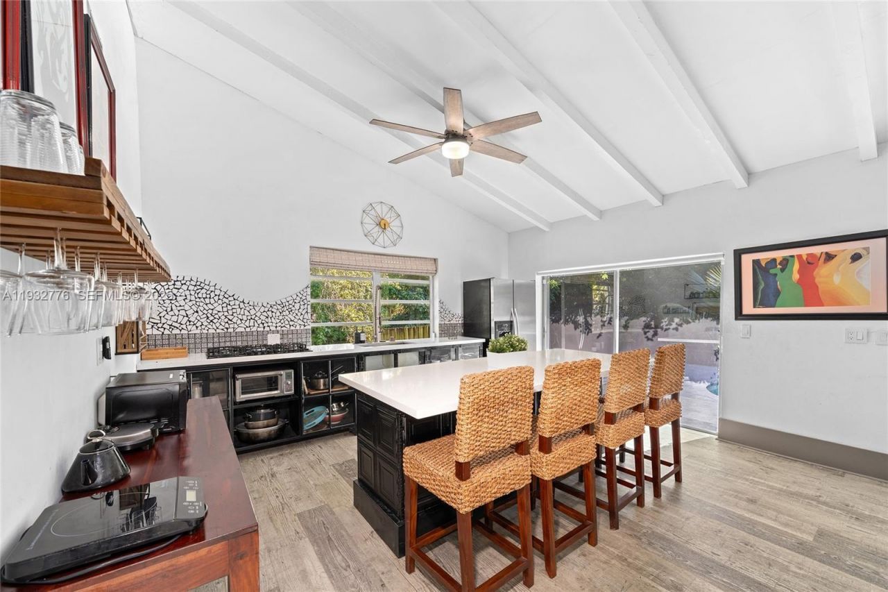 14400 NE 4th Ave, Miami, FL 33161 Photo