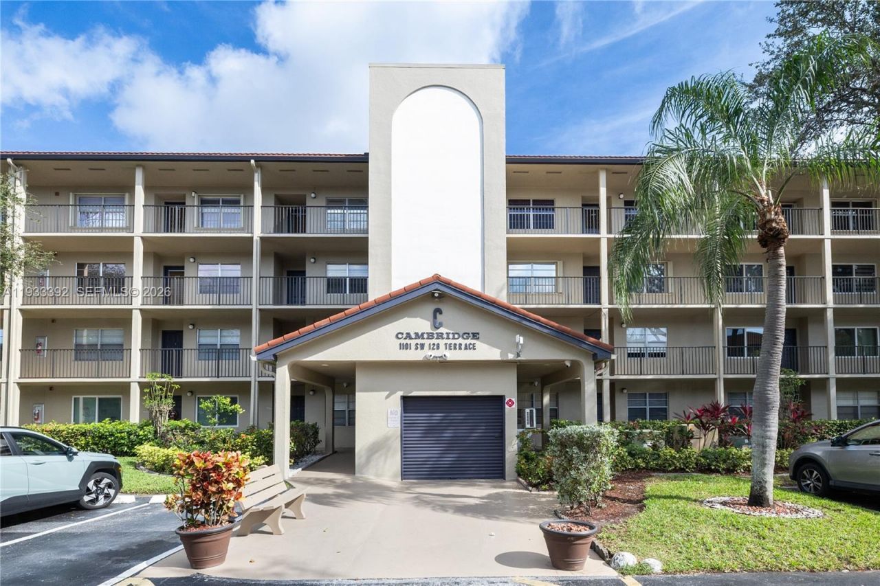 1101 SW 128th Ter, Unit 313C, Pembroke Pines, FL 33027 Photo
