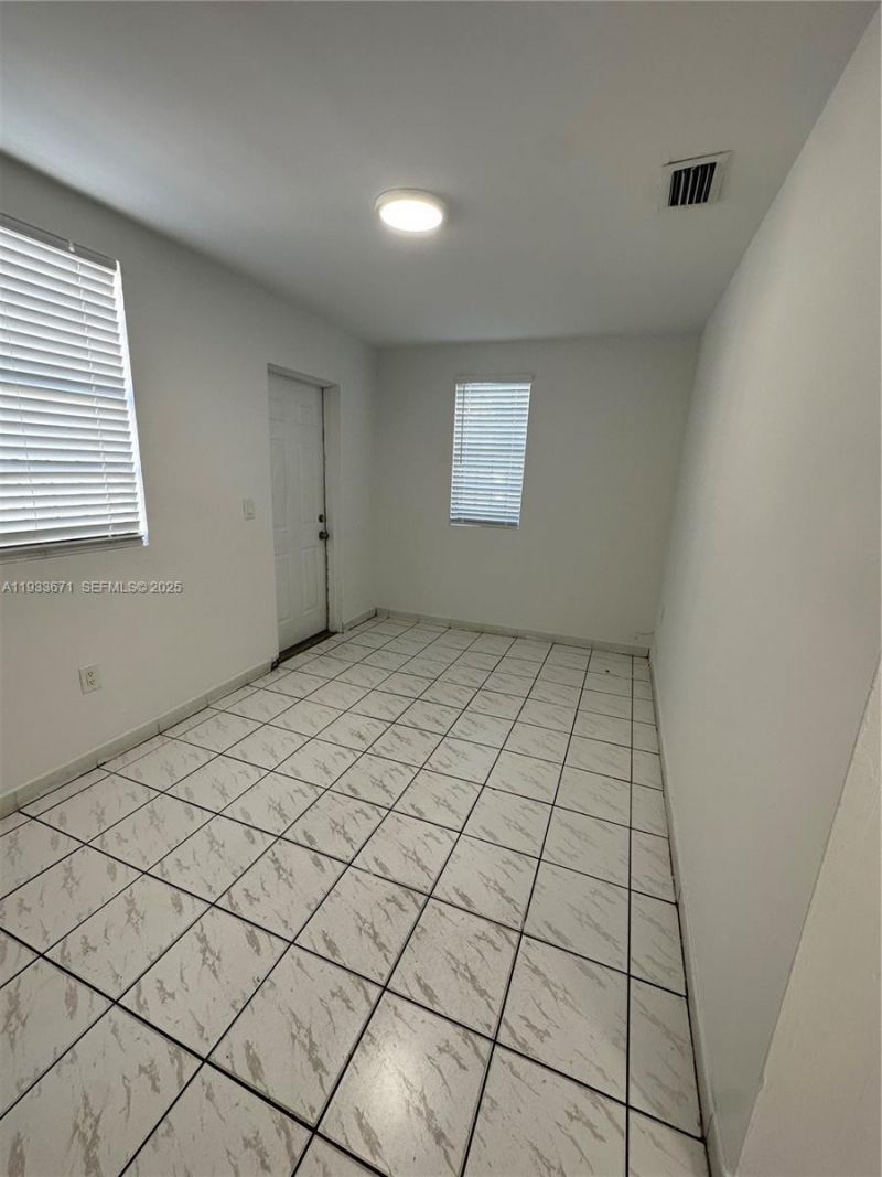 2420 NW 31st St, Unit 2, Miami, FL 33142 Photo