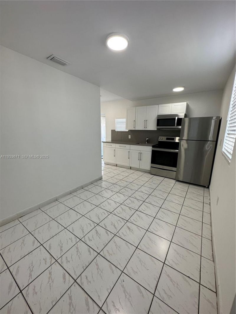 2420 NW 31st St, Unit 2, Miami, FL 33142 Photo