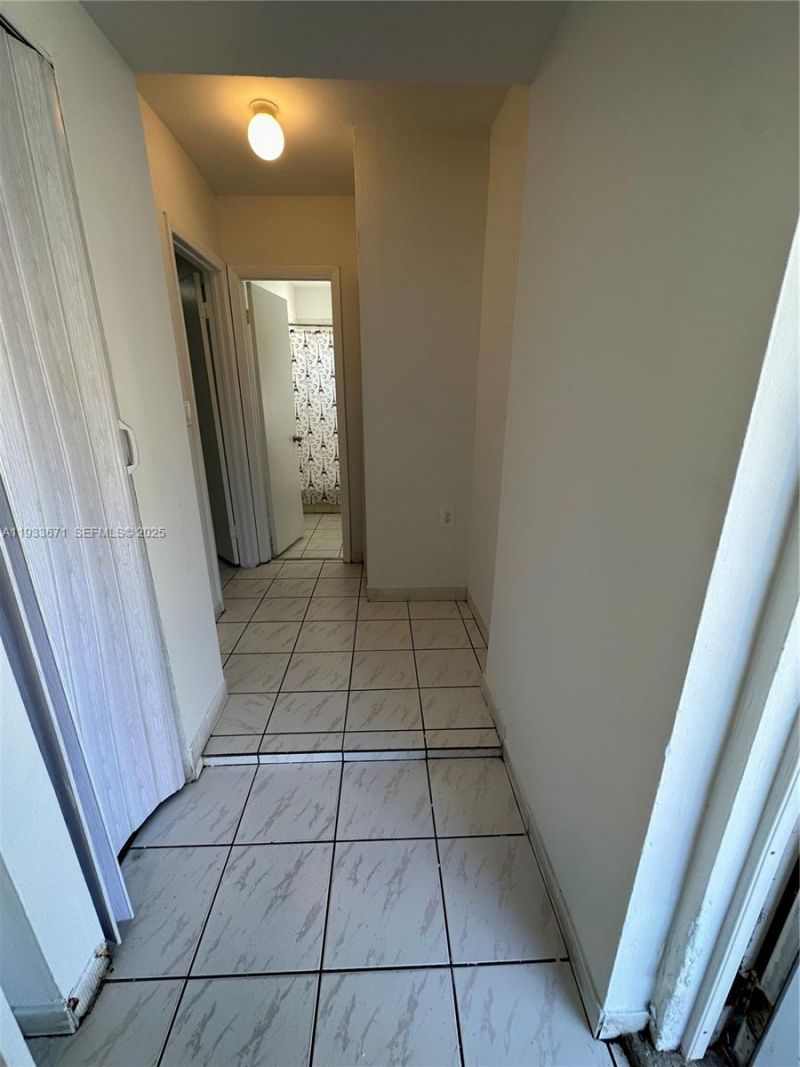 2420 NW 31st St, Unit 2, Miami, FL 33142 Photo