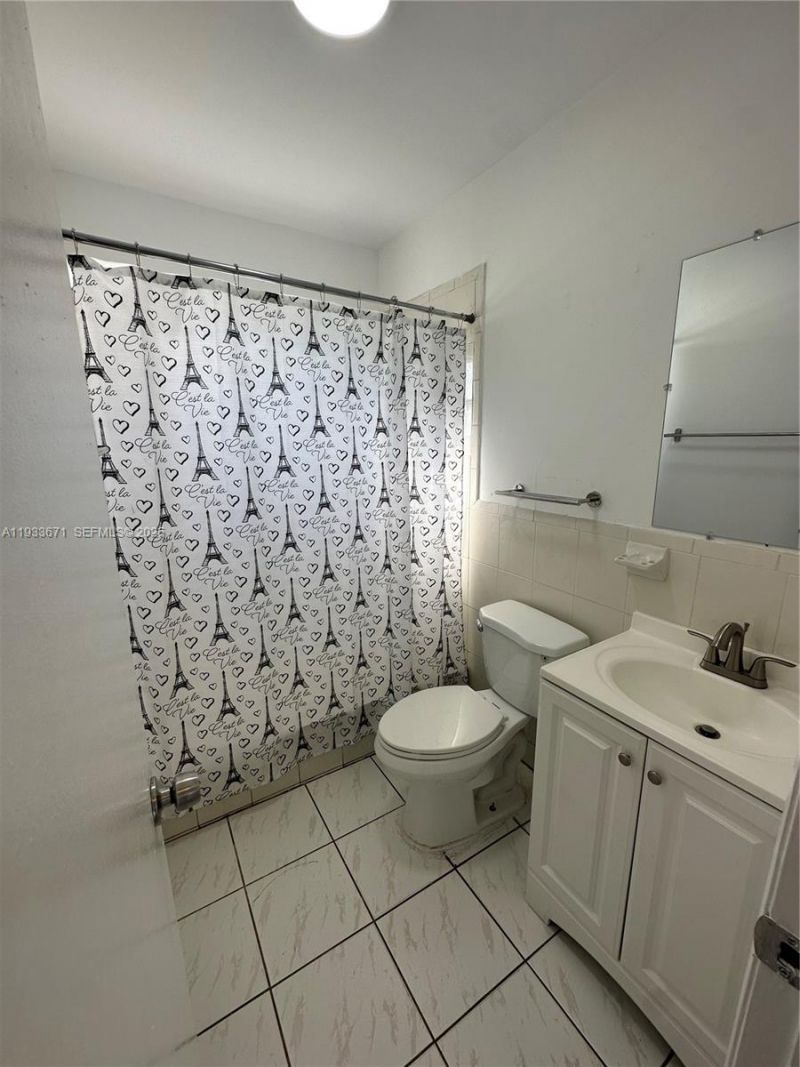 2420 NW 31st St, Unit 2, Miami, FL 33142 Photo