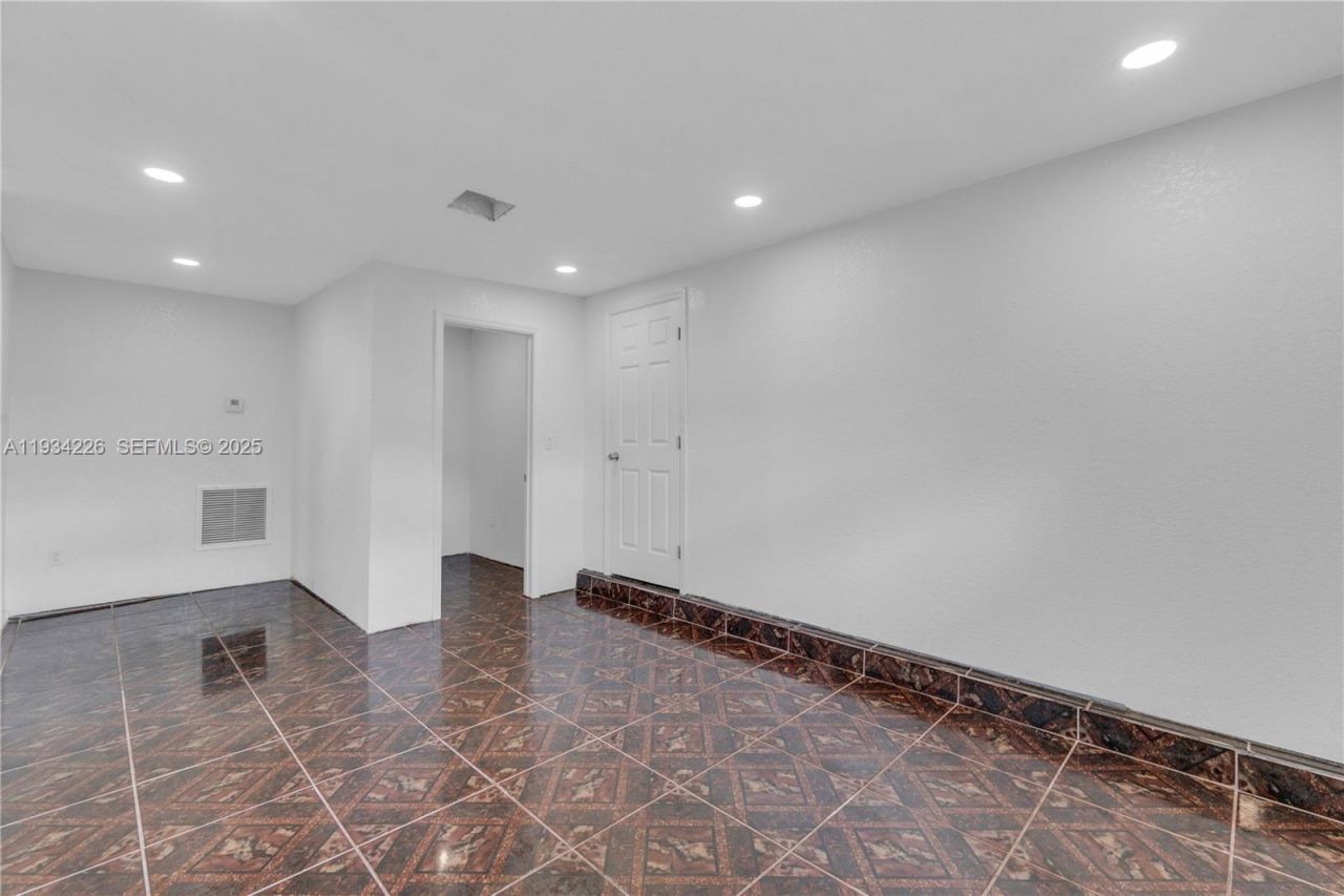 1361 NW 111th St, Miami, FL 33167 Photo