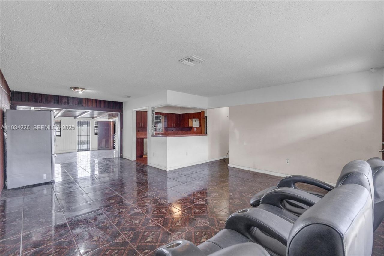 1361 NW 111th St, Miami, FL 33167 Photo