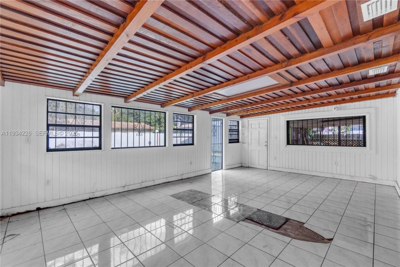 1361 NW 111th St, Miami, FL 33167 Photo