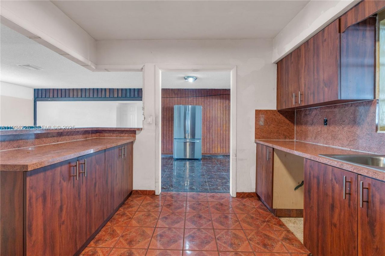 1361 NW 111th St, Miami, FL 33167 Photo