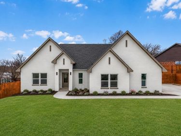 332 Hillcroft Road, Fort Worth, TX 76108