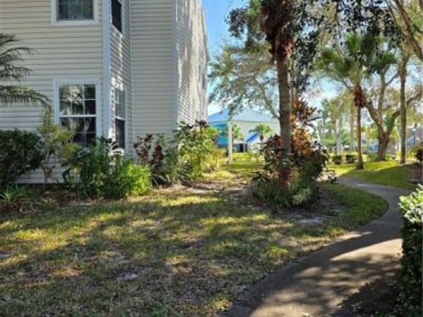 1914 Westminster Circle, Unit 13-1, Vero Beach, FL 32966