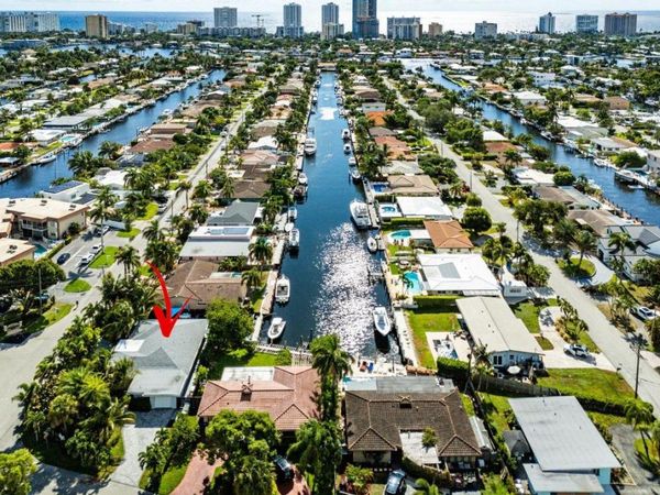 2200 SE 9th Street, Pompano Beach, FL 33062