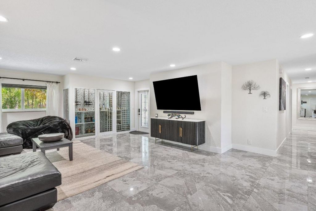 2200 SE 9th Street, Pompano Beach, FL 33062 Photo