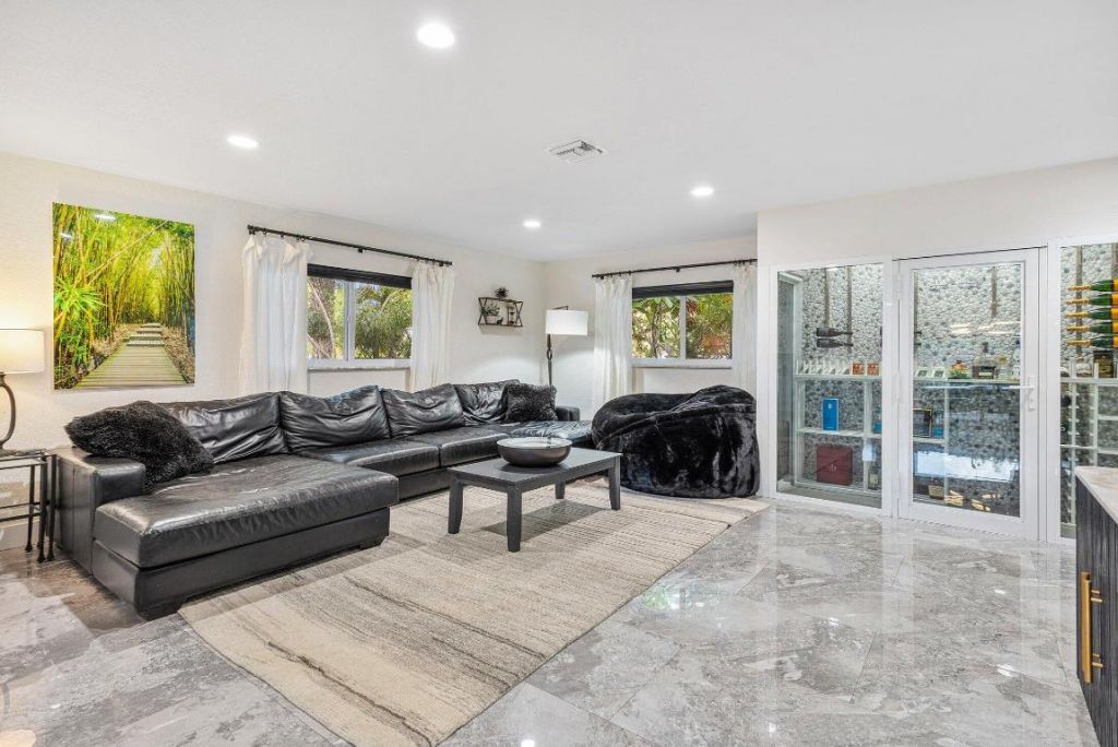 2200 SE 9th Street, Pompano Beach, FL 33062 Photo