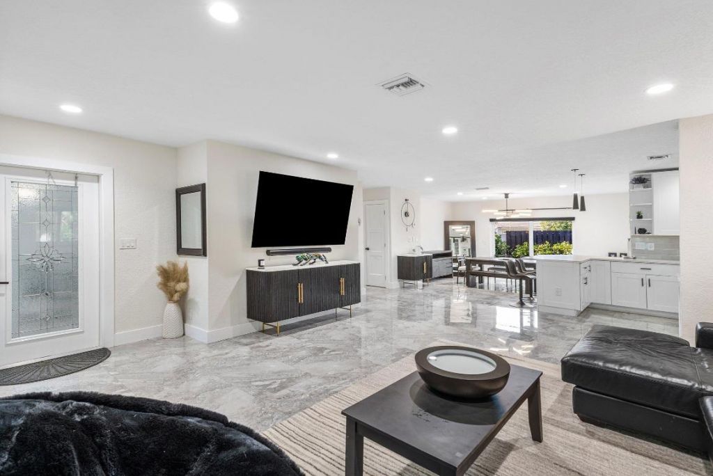 2200 SE 9th Street, Pompano Beach, FL 33062 Photo