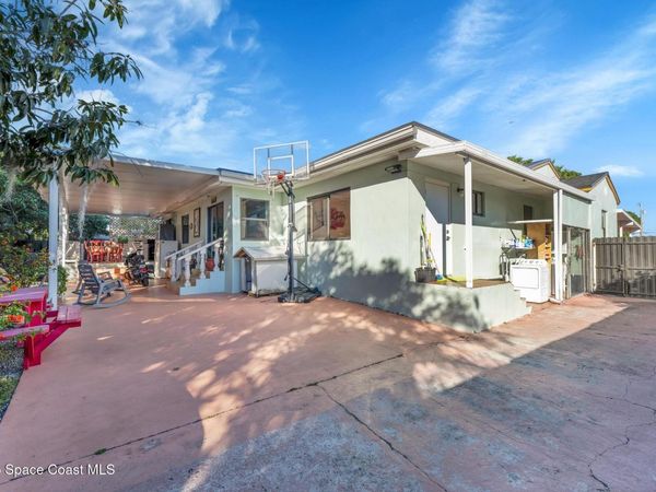 462 E 39 Street , Hialeah, FL 33012