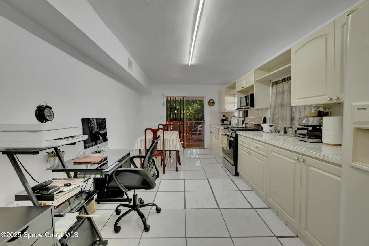 462 E 39 Street , Hialeah, FL 33012 Photo