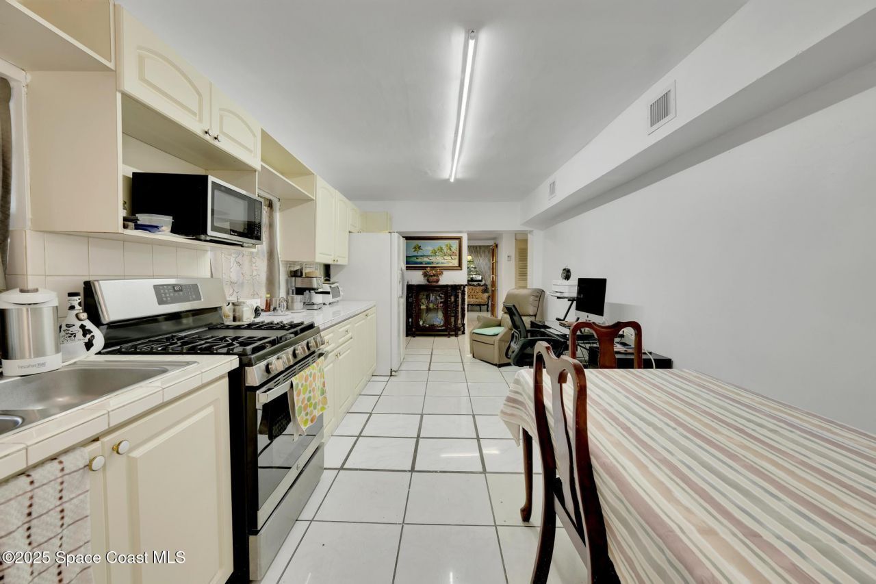 462 E 39 Street , Hialeah, FL 33012 Photo
