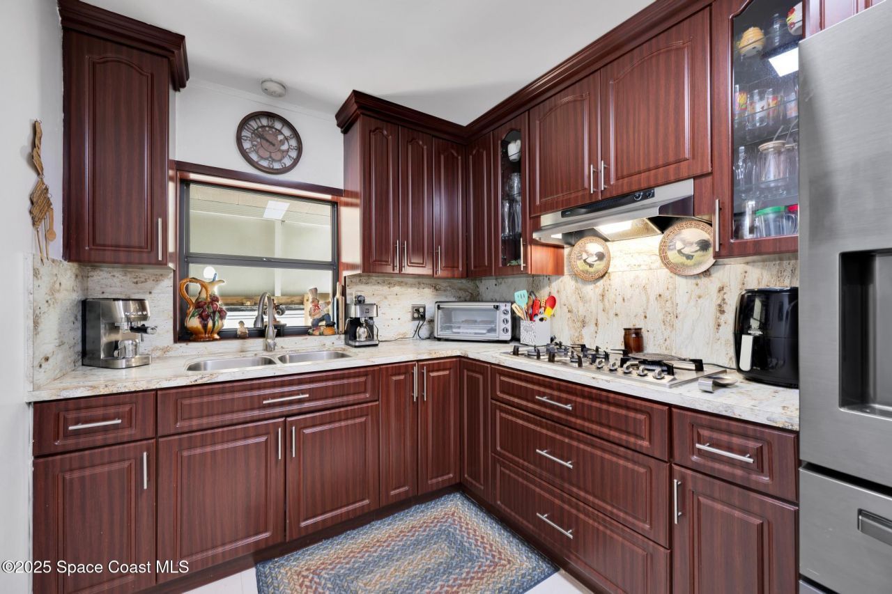 462 E 39 Street , Hialeah, FL 33012 Photo