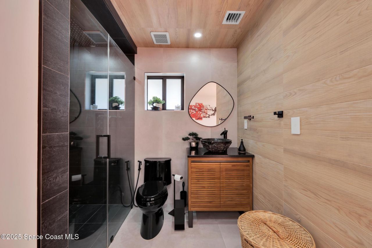 462 E 39 Street , Hialeah, FL 33012 Photo