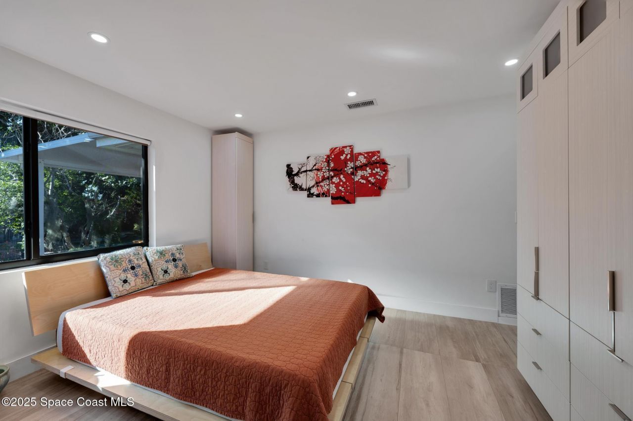 462 E 39 Street , Hialeah, FL 33012 Photo