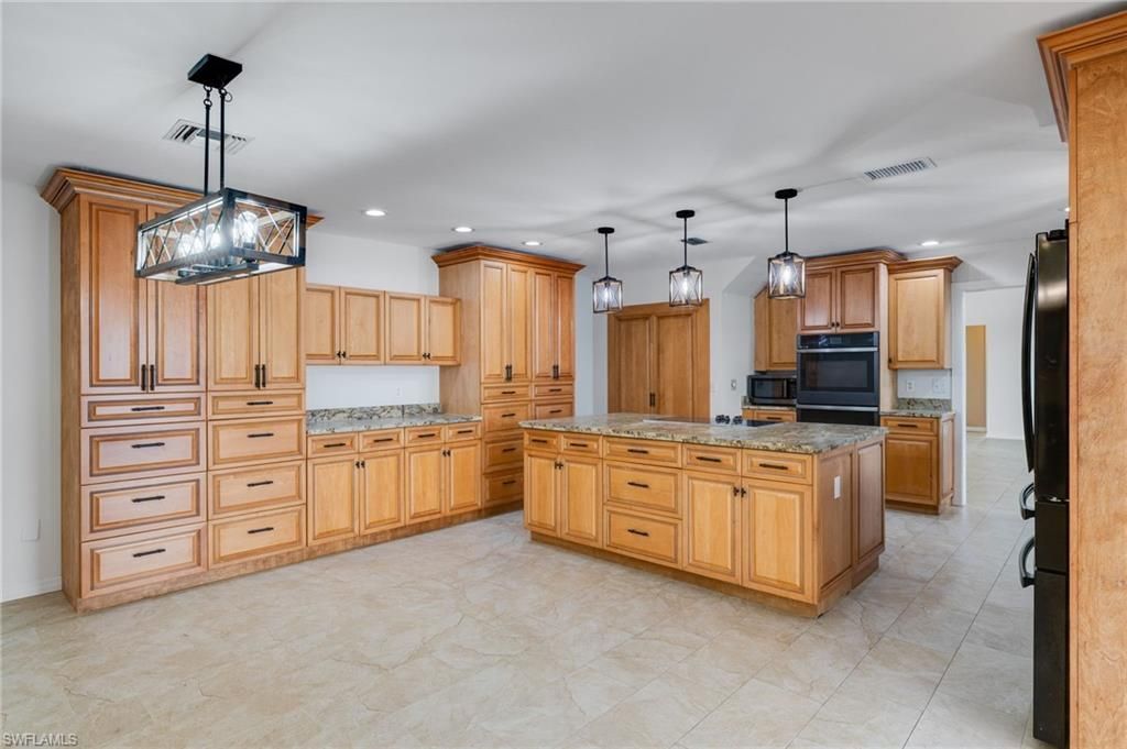 1623 SW 6th Ave, Cape Coral, FL 33991 Photo