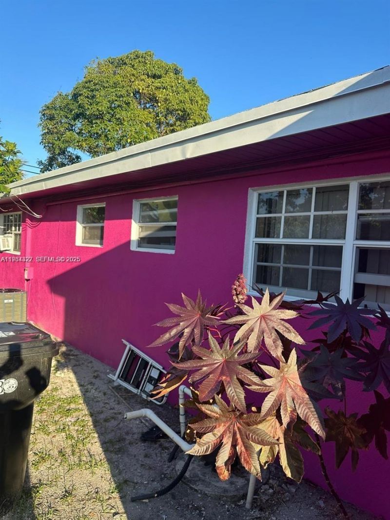 15775 NE 13th Ave, North Miami Beach, FL 33162 Photo