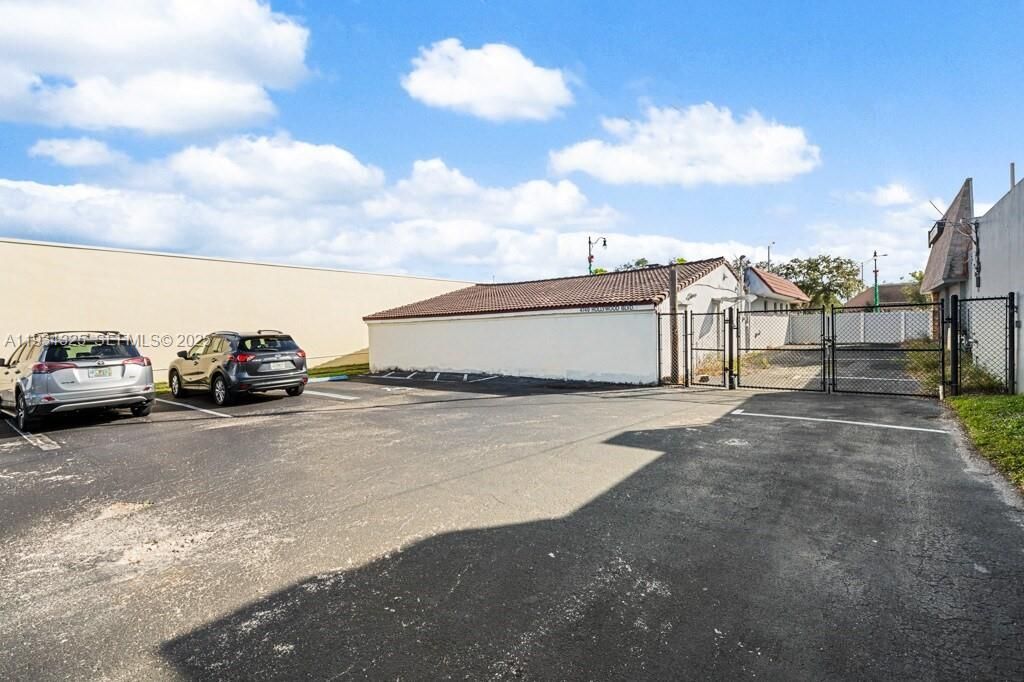 4749 Hollywood Blvd , Hollywood, FL 33021 Photo