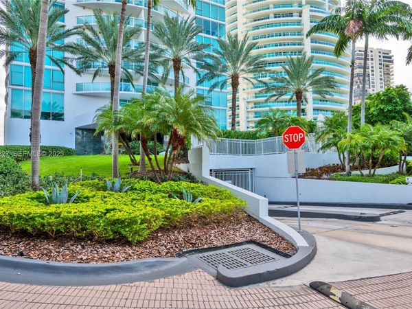 2101 Brickell Ave, Unit 2705, Miami, FL 33129