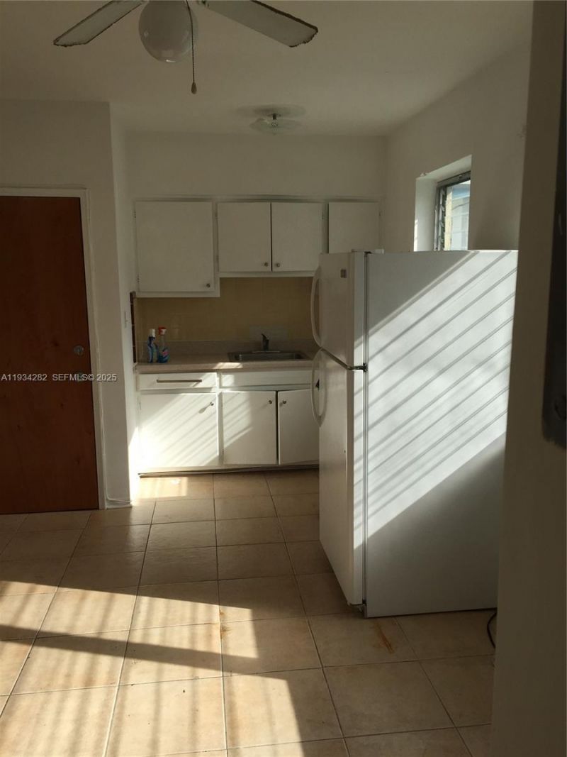 4730-4740 Pine Tree Dr, Miami Beach, FL 33140 Photo