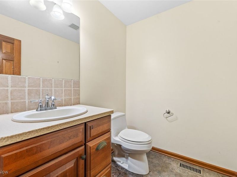 7686 Peck Road, Ravenna, OH 44266 Photo 24