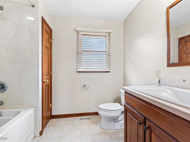 7686 Peck Road, Ravenna, OH 44266 Photo 29