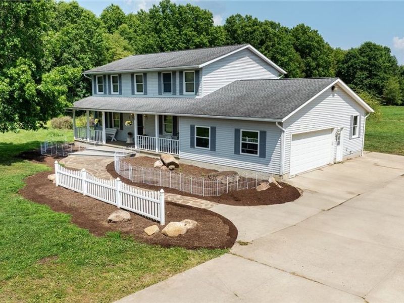 7686 Peck Road, Ravenna, OH 44266 Photo 3