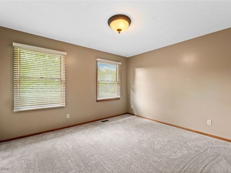 7686 Peck Road, Ravenna, OH 44266 Photo 30