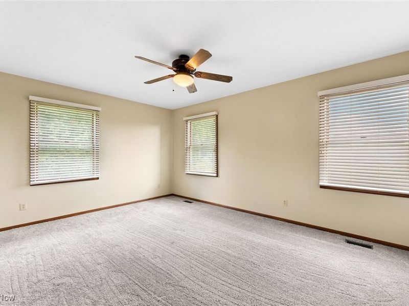 7686 Peck Road, Ravenna, OH 44266 Photo 32