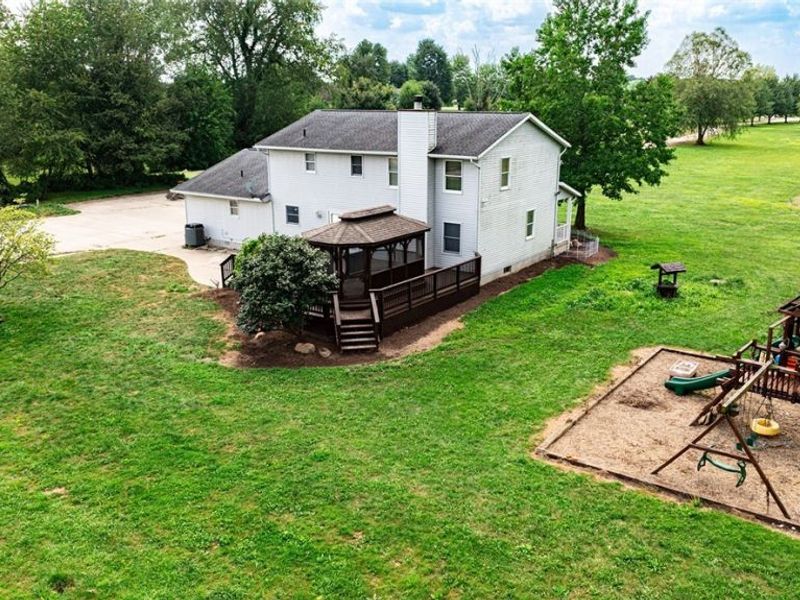 7686 Peck Road, Ravenna, OH 44266 Photo 4