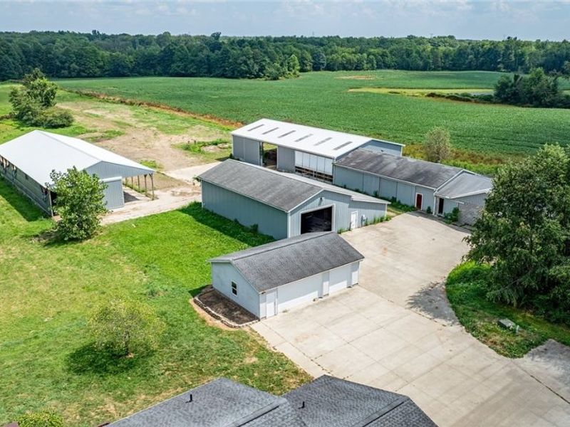 7686 Peck Road, Ravenna, OH 44266 Photo 6