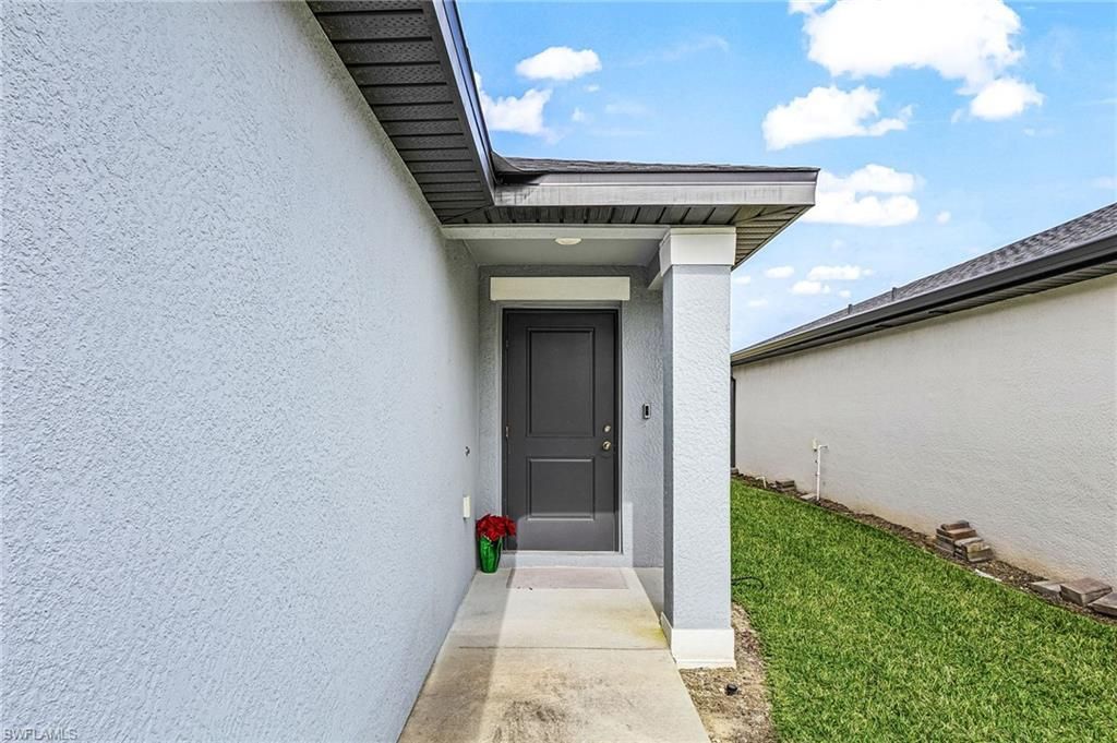 4007 San Clemente Ct, North Fort Myers, FL 33917 Photo