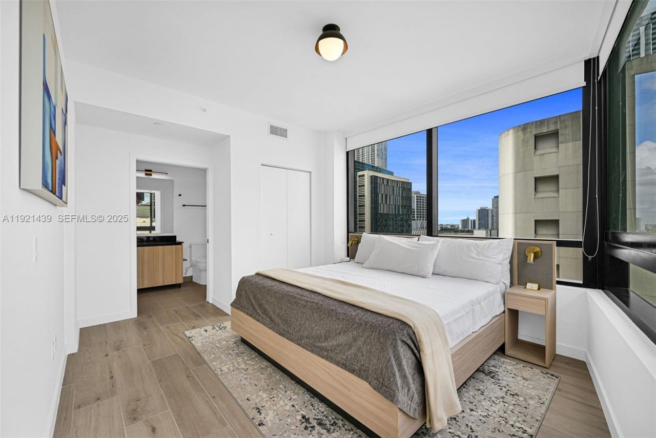 225 N Miami Avenue, Unit 901, Miami, FL 33128 Photo