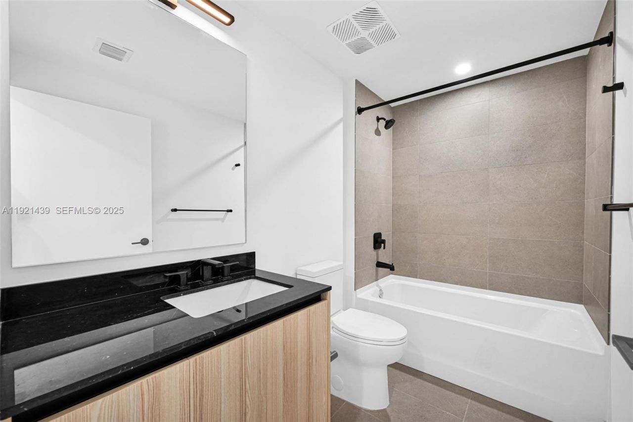 225 N Miami Avenue, Unit 901, Miami, FL 33128 Photo