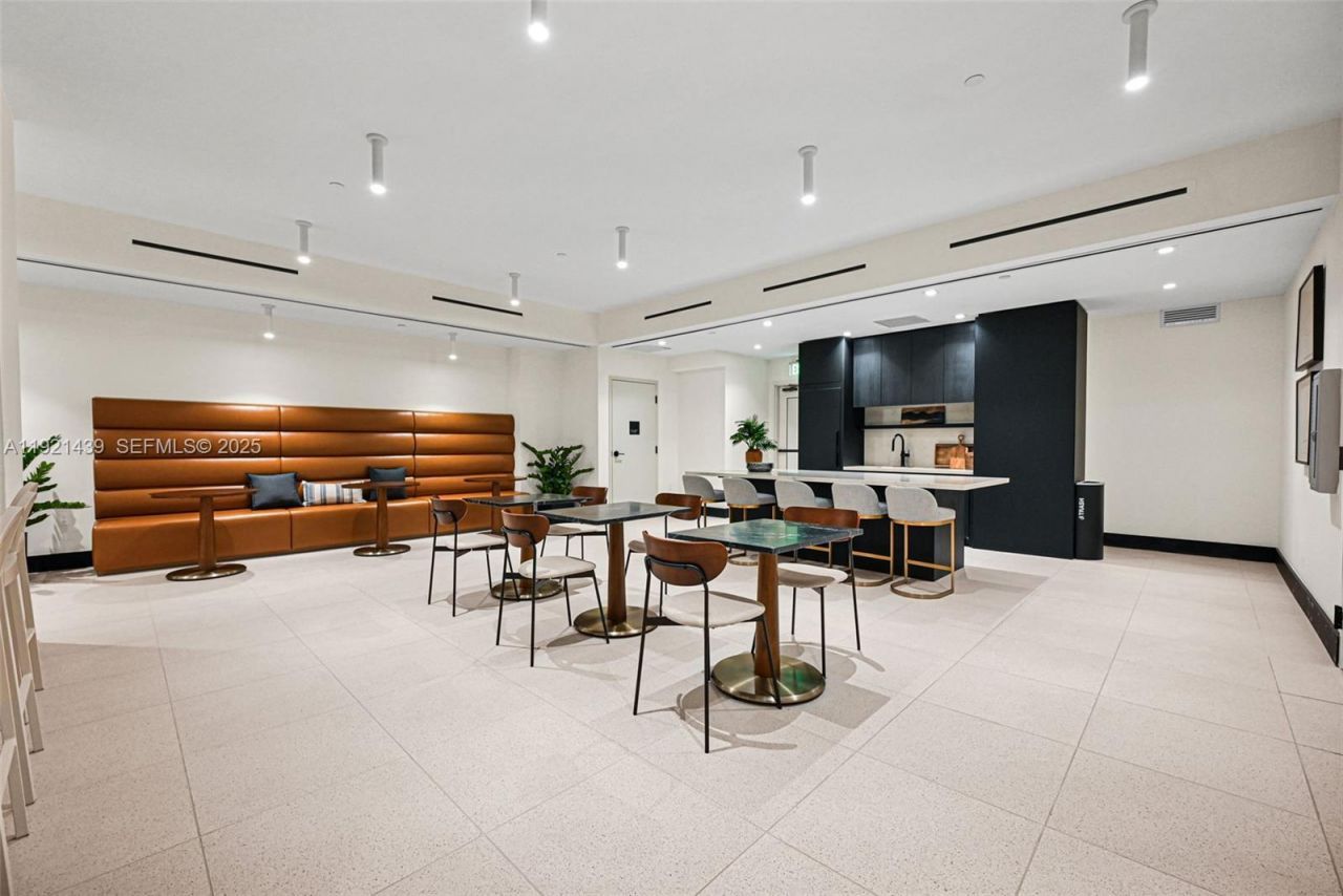 225 N Miami Avenue, Unit 901, Miami, FL 33128 Photo