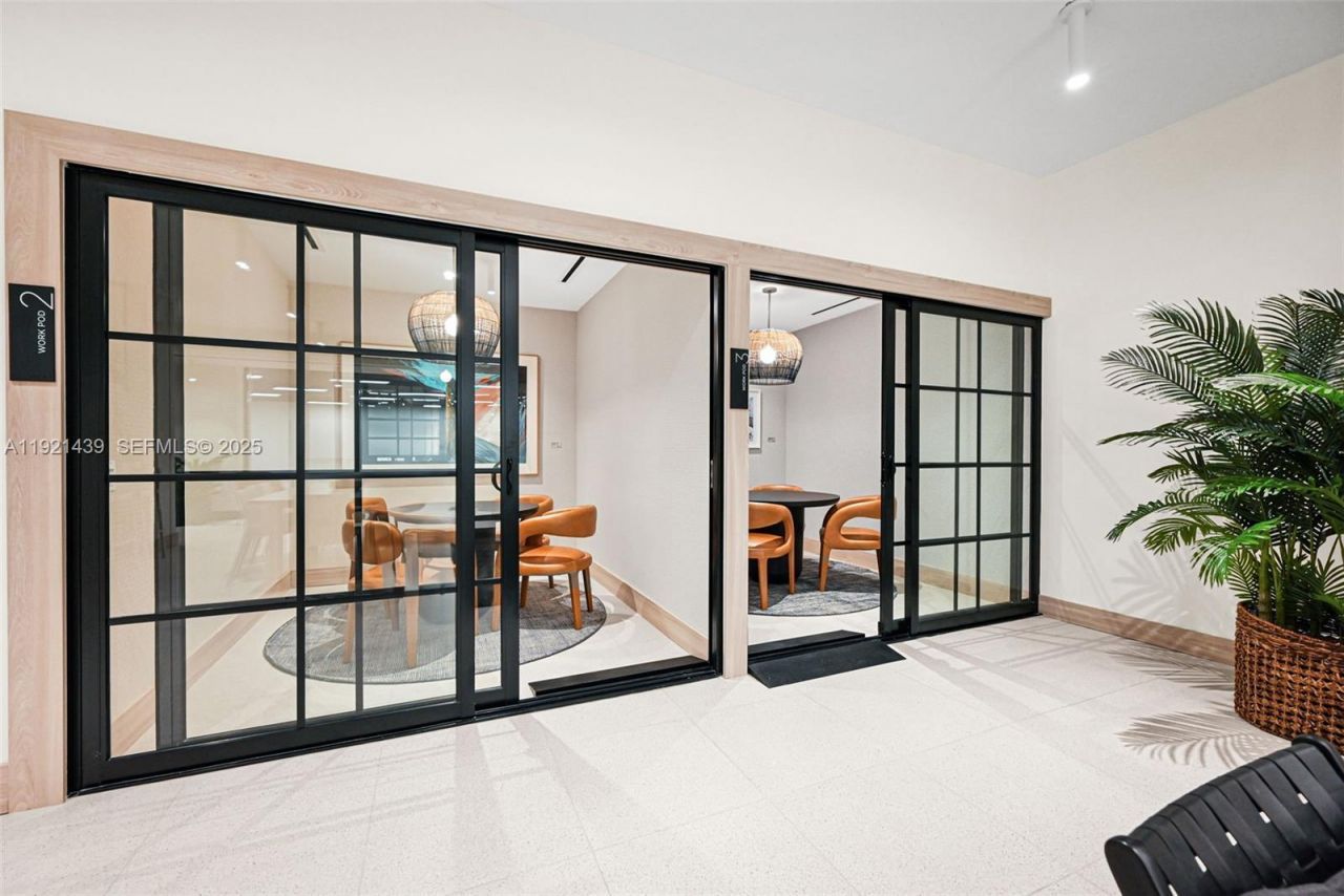 225 N Miami Avenue, Unit 901, Miami, FL 33128 Photo