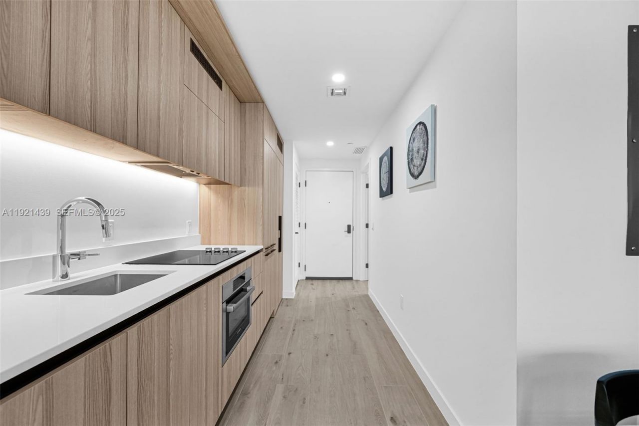 225 N Miami Avenue, Unit 901, Miami, FL 33128 Photo