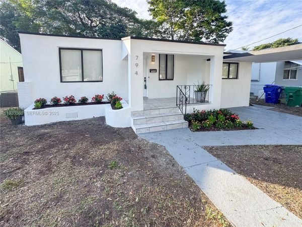 794 NW 44th St, Miami, FL 33127