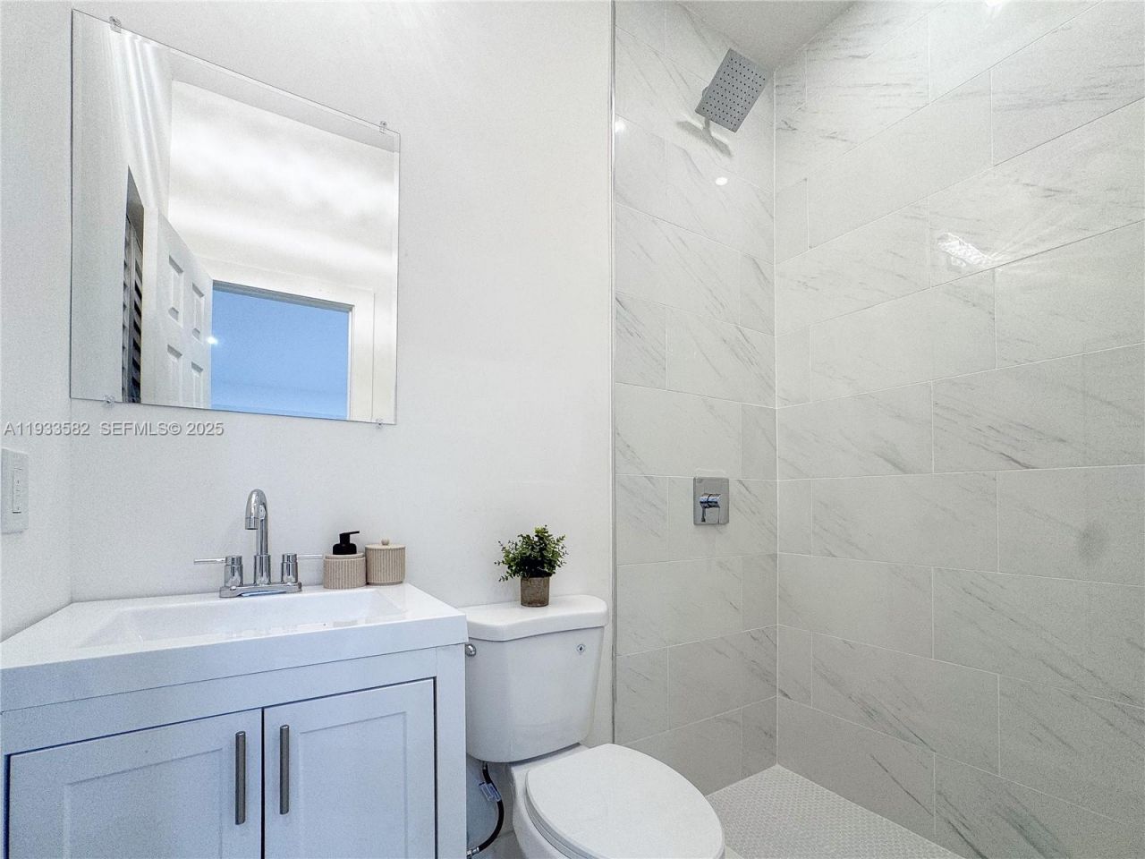 794 NW 44th St, Miami, FL 33127 Photo