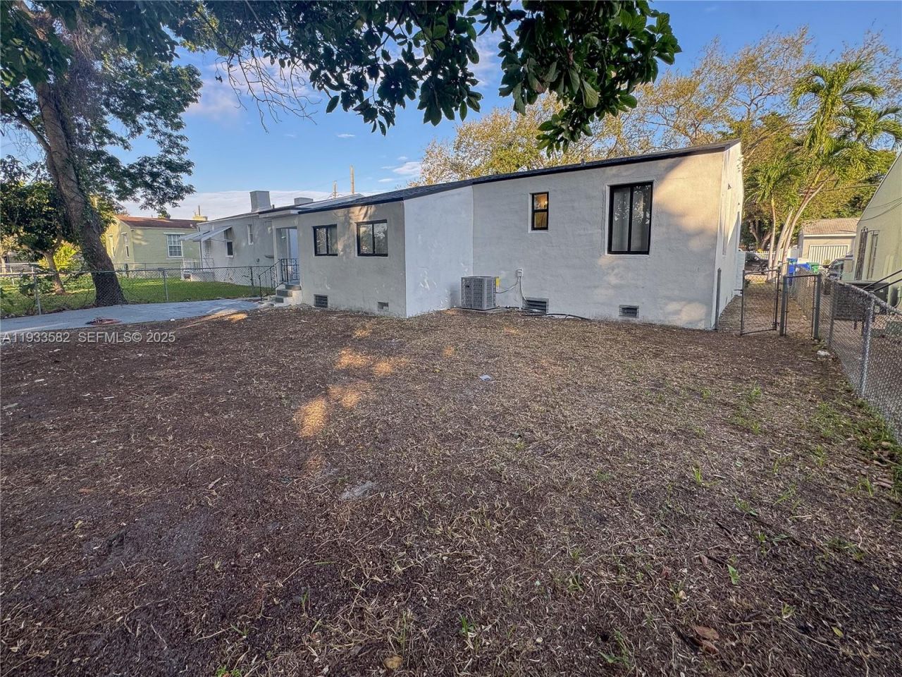 794 NW 44th St, Miami, FL 33127 Photo