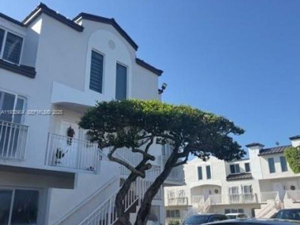 8670 NW 6th Ln, Unit 4-210, Miami, FL 33126